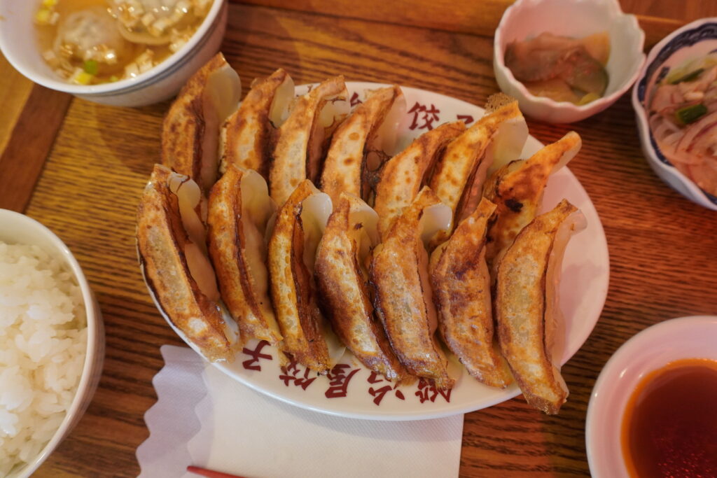 中央区六本松｜本格中華で昼からガッツリ幸せ。夜は餃子酒場。『鍛冶屋餃子』