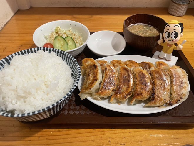 中央区六本松｜福岡では珍しい絶品カリもち餃子。昼はラーメンセットで大満足『餃子 一鉄』