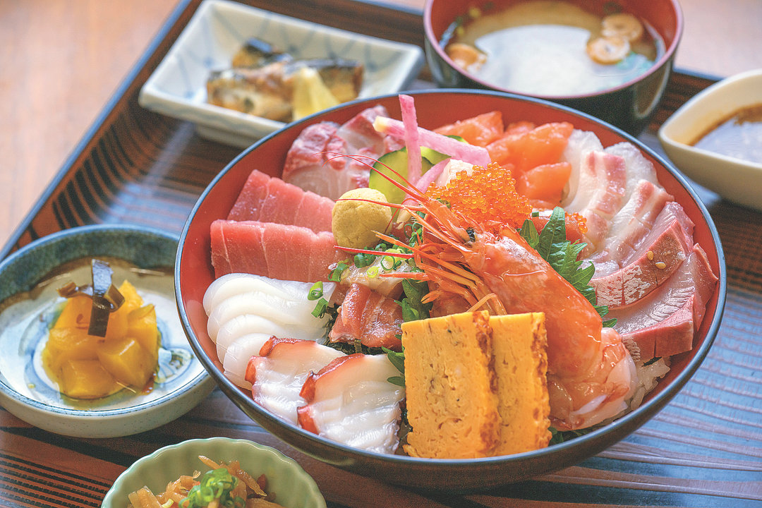 記事「絶品海鮮丼にバスケチームの裏側まで！東区特集の魅力深掘りトーク」のサムネイル
